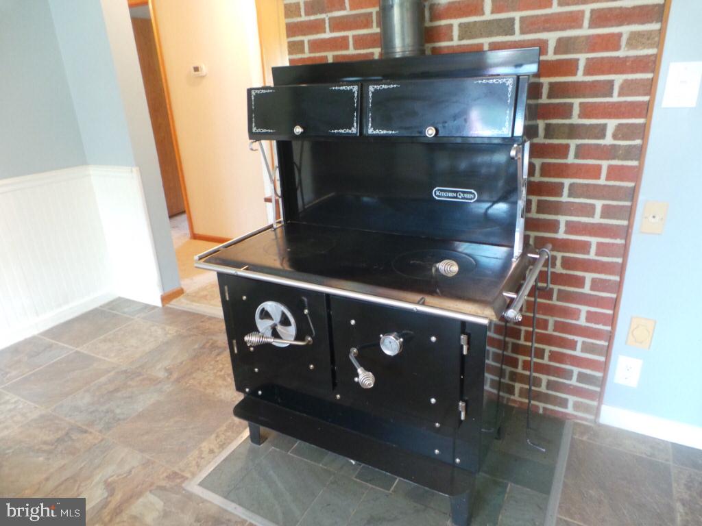 197 Packing House Road Berkeley Springs, WV 25411 - Photo 10 of 65