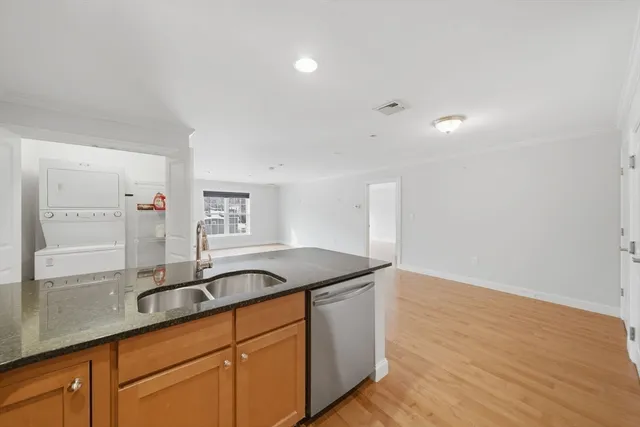 $475,000 | 8 Crowninshield Street, Unit 410, Peabody, MA 01960