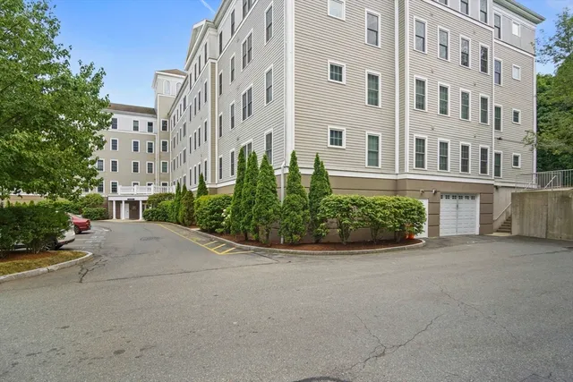 $475,000 | 8 Crowninshield Street, Unit 410, Peabody, MA 01960