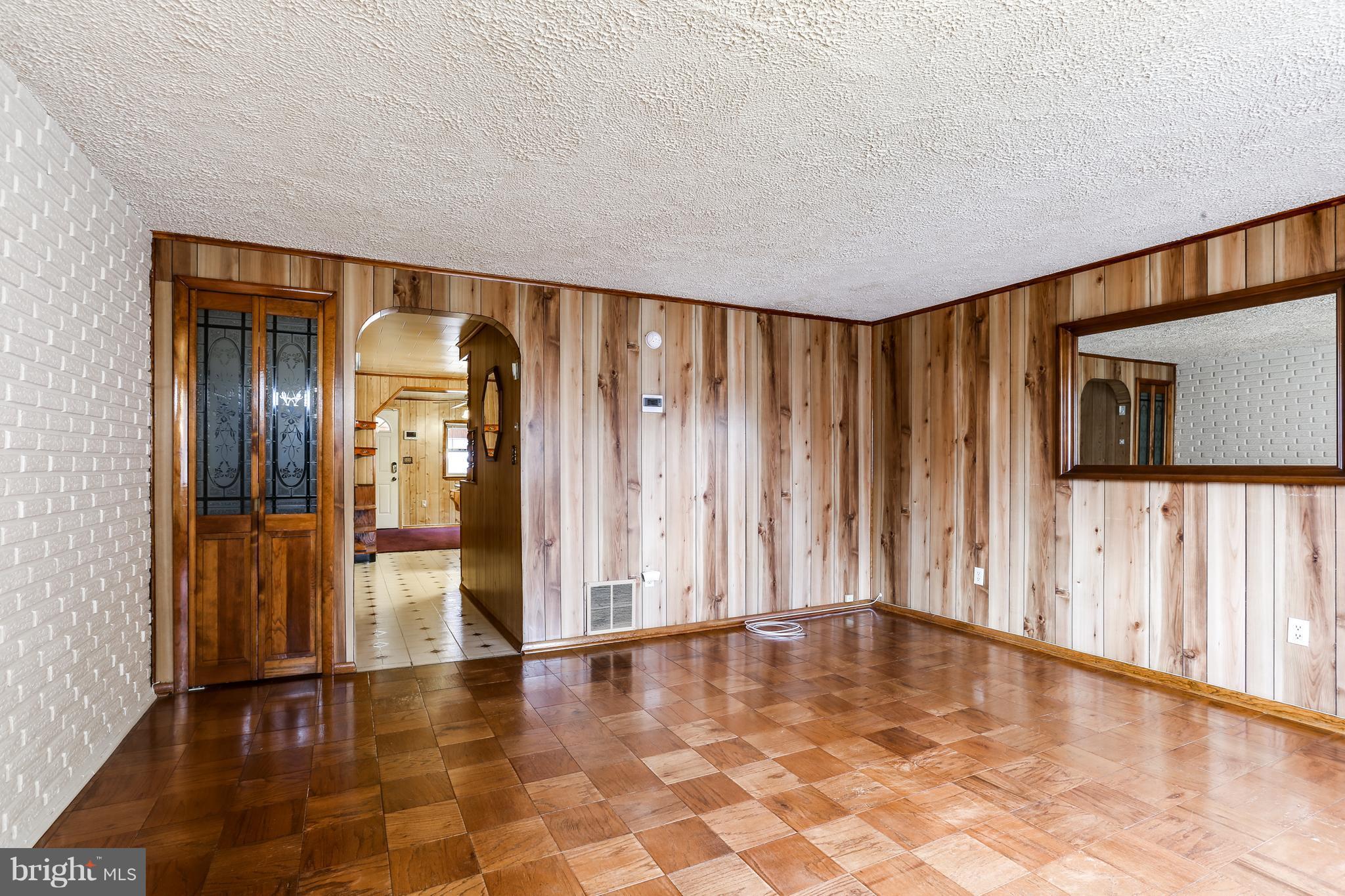 2701 Yarnall Road Baltimore, MD 21227 - Photo 5 of 27 Dining Room