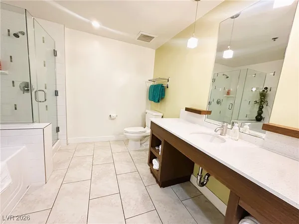 $1,400 | 29 Montelago Boulevard, Unit 305, Henderson, NV 89011