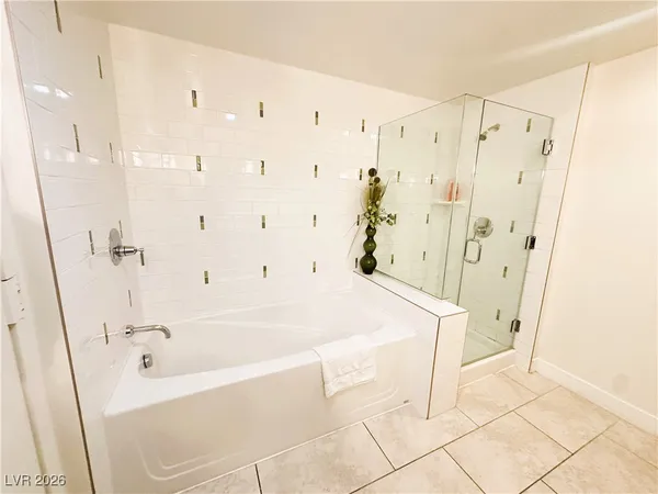 $1,400 | 29 Montelago Boulevard, Unit 305, Henderson, NV 89011