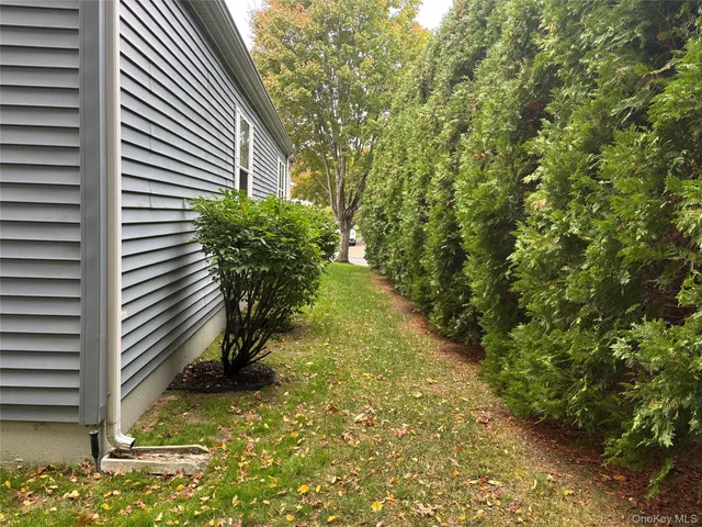 $329,999 | 1661 Old Country Road, Unit 506, Riverhead, NY 11901