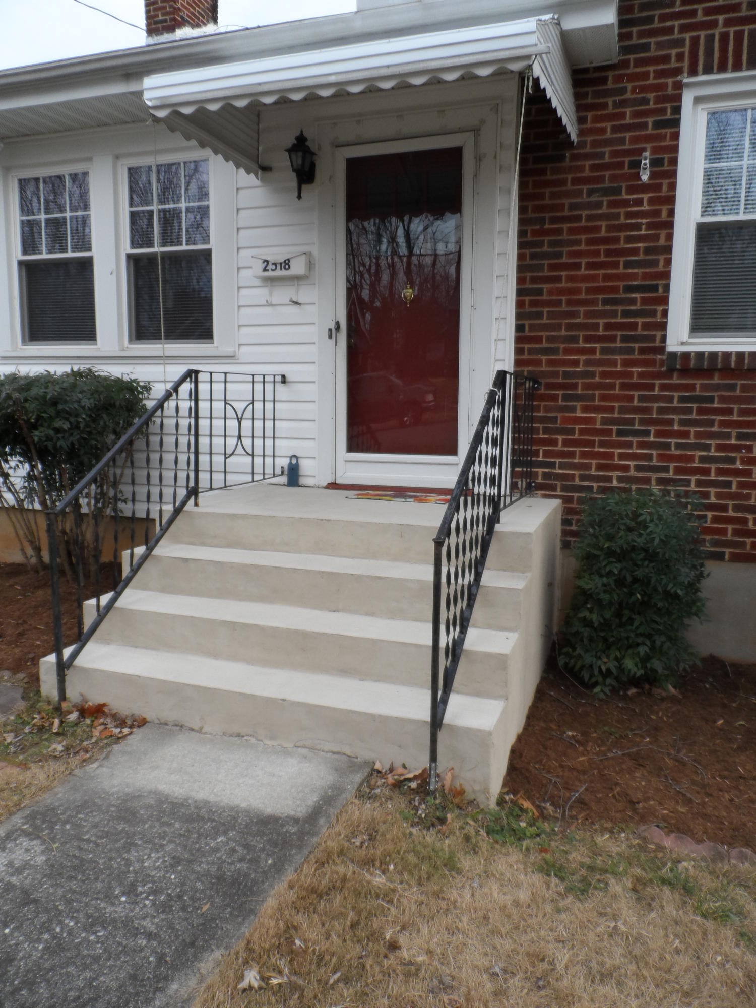 2518 Tillett Road Southwest Roanoke, VA 24015 - Photo 2 of 15 front entrance