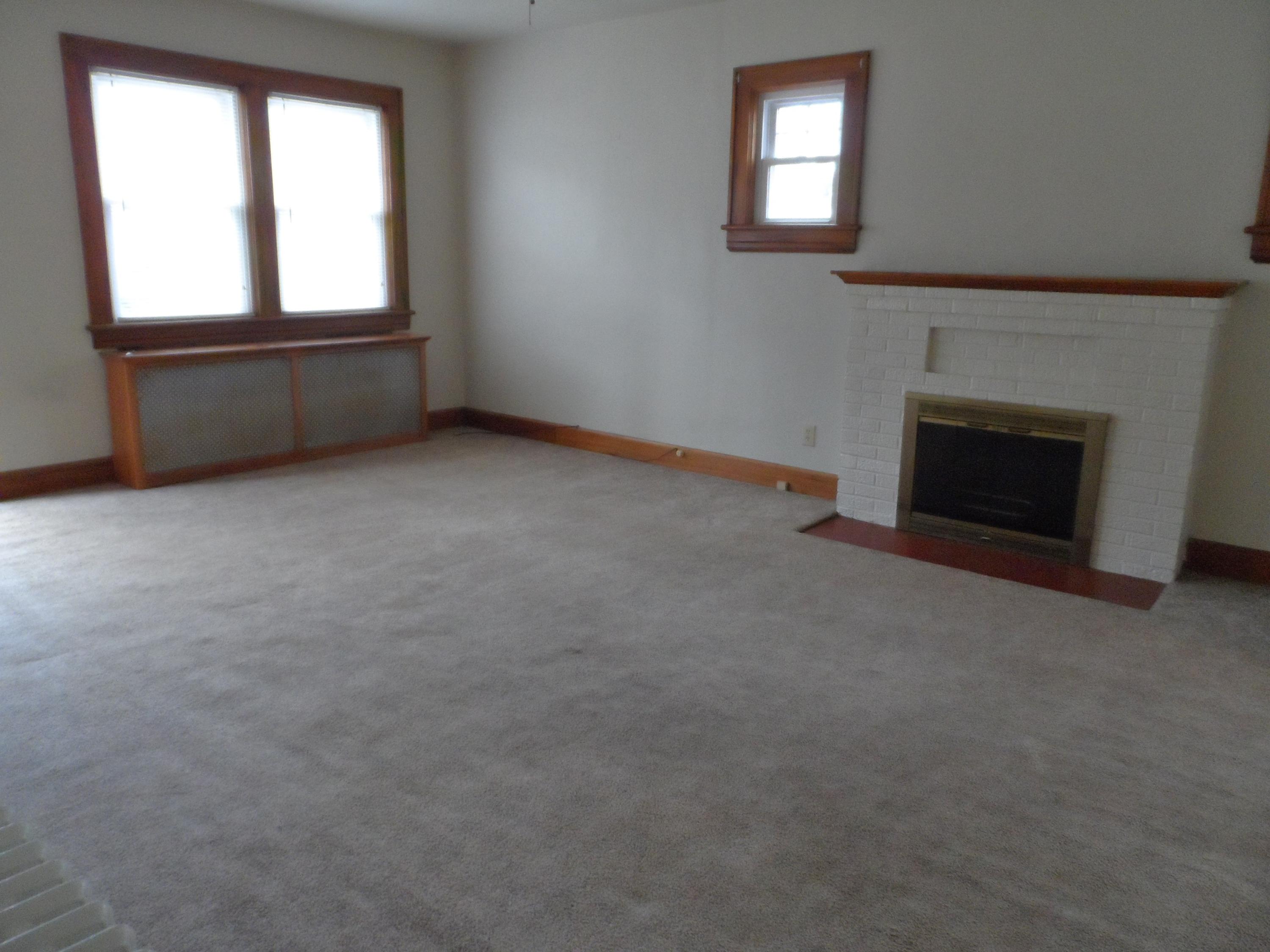 2518 Tillett Road Southwest Roanoke, VA 24015 - Photo 3 of 15 living room