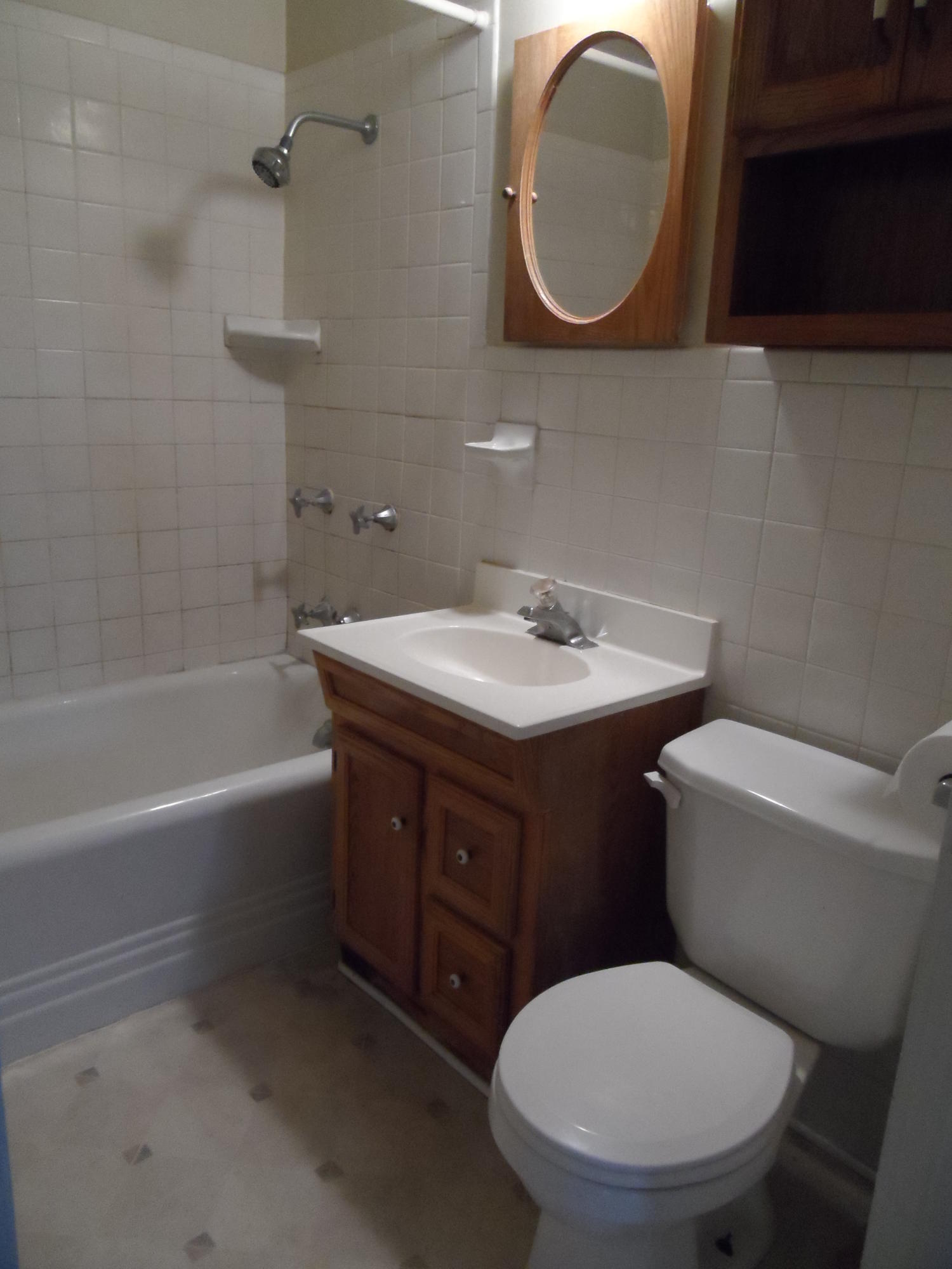 2518 Tillett Road Southwest Roanoke, VA 24015 - Photo 9 of 15 bath
