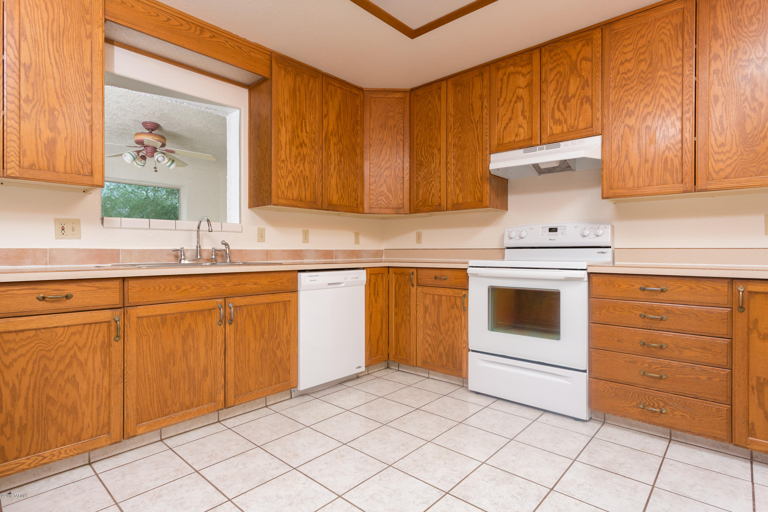 218 Camino Mirador Rio Rico, AZ 85648 - Photo 12 of 21