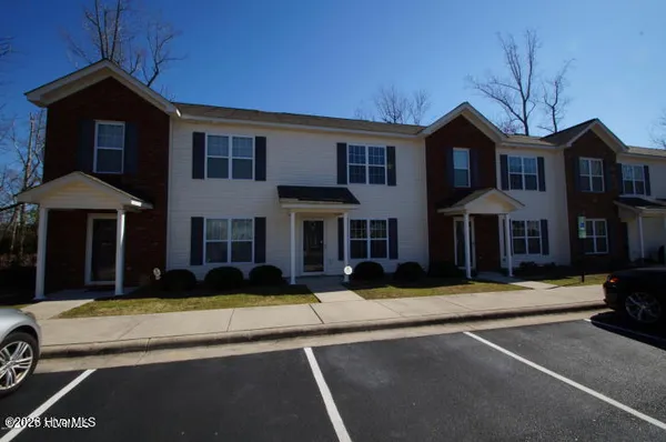$1,300 | 4275 Dudleys Grant Drive, Unit B, Winterville, NC 28590