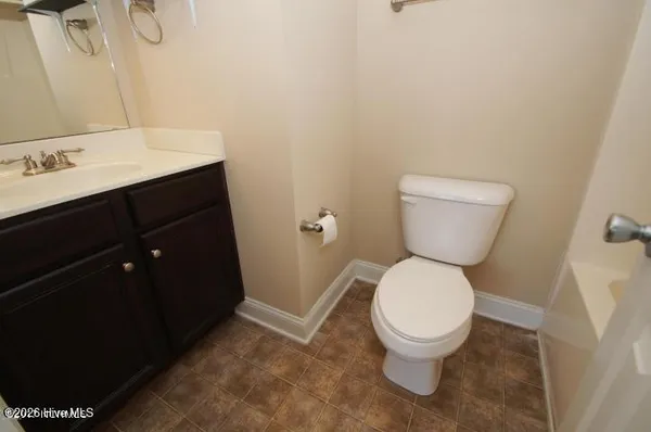 $1,300 | 4275 Dudleys Grant Drive, Unit B, Winterville, NC 28590