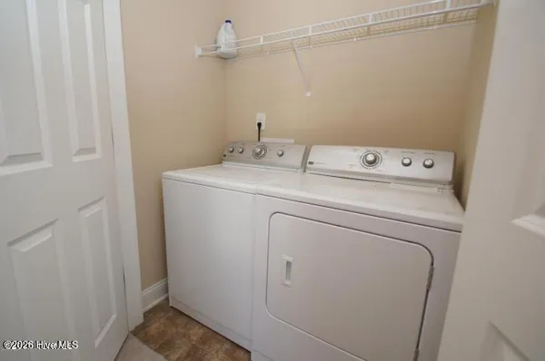 $1,300 | 4275 Dudleys Grant Drive, Unit B, Winterville, NC 28590