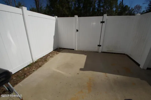 $1,300 | 4275 Dudleys Grant Drive, Unit B, Winterville, NC 28590