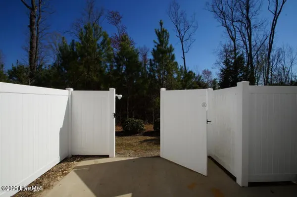 $1,300 | 4275 Dudleys Grant Drive, Unit B, Winterville, NC 28590