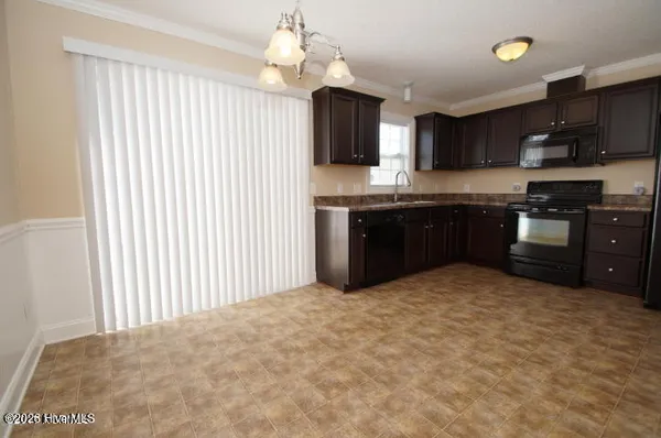 $1,300 | 4275 Dudleys Grant Drive, Unit B, Winterville, NC 28590