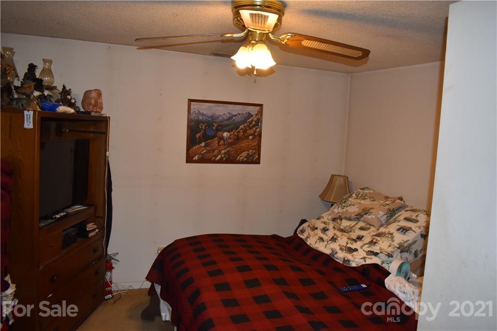 1081 Goose Creek Road Marion, NC 28752 - Photo 13 of 31 Gallery Image 13