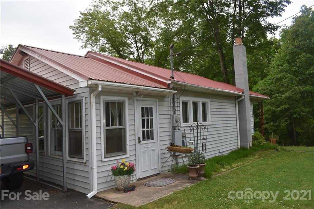 1081 Goose Creek Road Marion, NC 28752 - Photo 21 of 31 Gallery Image 21