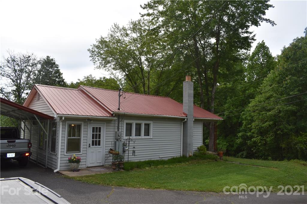 1081 Goose Creek Road Marion, NC 28752 - Photo 22 of 31 Gallery Image 22