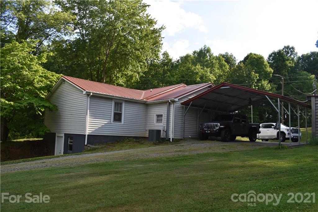 1081 Goose Creek Road Marion, NC 28752 - Photo 25 of 31 Gallery Image 25