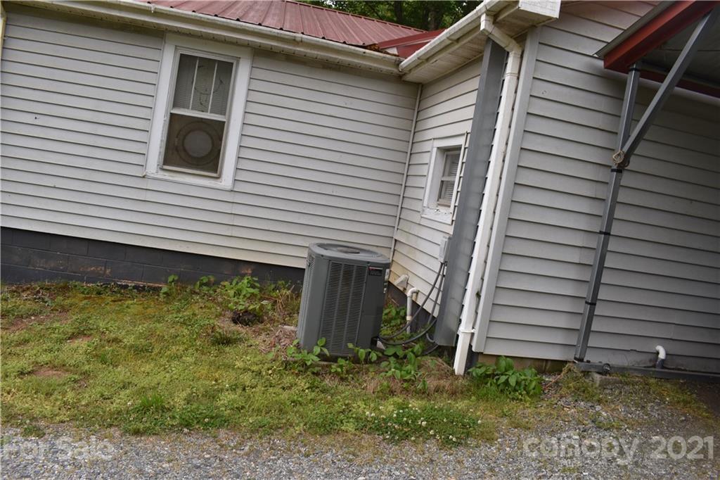 1081 Goose Creek Road Marion, NC 28752 - Photo 27 of 31 Gallery Image 27