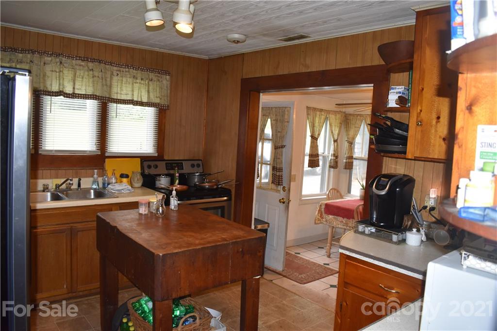 1081 Goose Creek Road Marion, NC 28752 - Photo 8 of 31 Gallery Image 8
