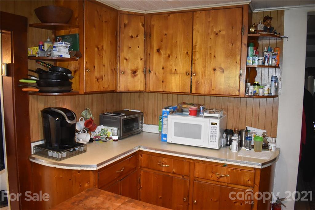 1081 Goose Creek Road Marion, NC 28752 - Photo 9 of 31 Gallery Image 9