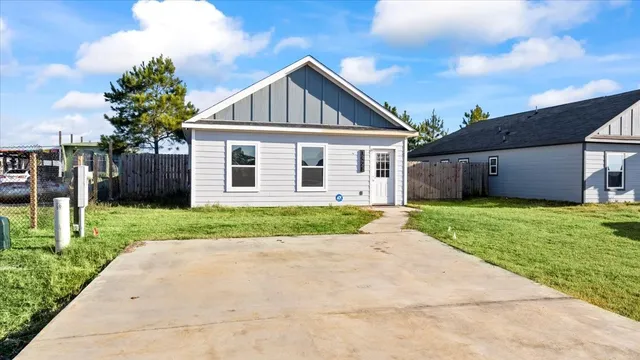 $2,100 | 1428 Road 5607 Cleveland Tx 77327, Cleveland, TX 77327