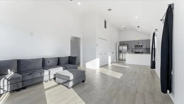 $2,000 | 1428 Road 5607 Cleveland Tx 77327, Cleveland, TX 77327