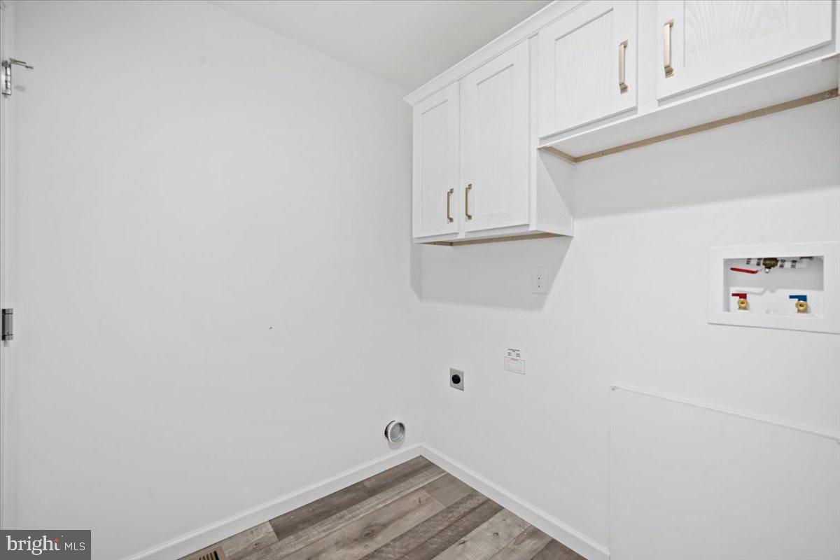 1410 Heytesbury Road Walnutport, PA 18088 - Photo 21 of 37 Bright and airy laundry space.