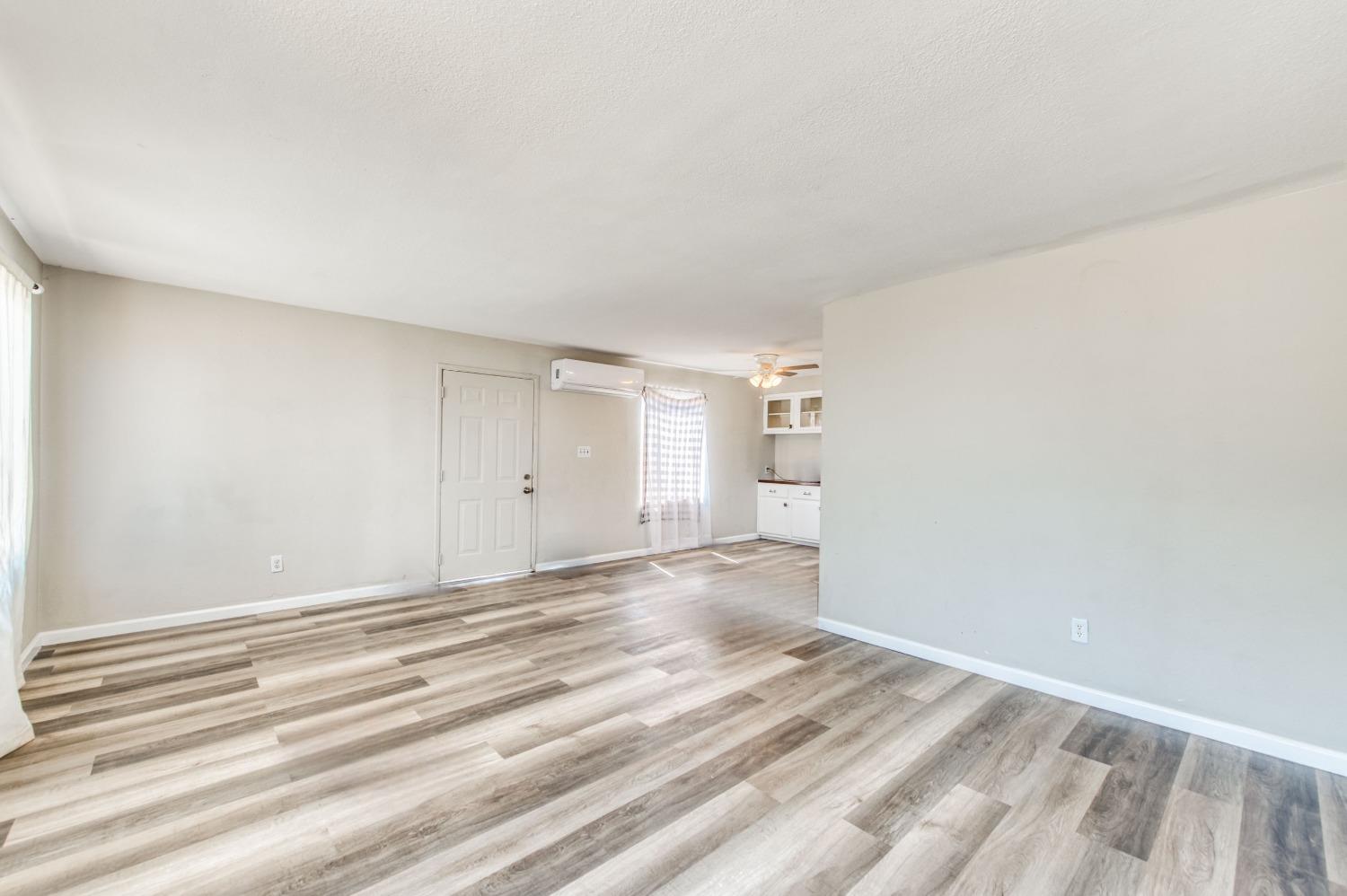 3658 South Butte Avenue Kerman, CA 93630 - Photo 12 of 20 a view of empty room