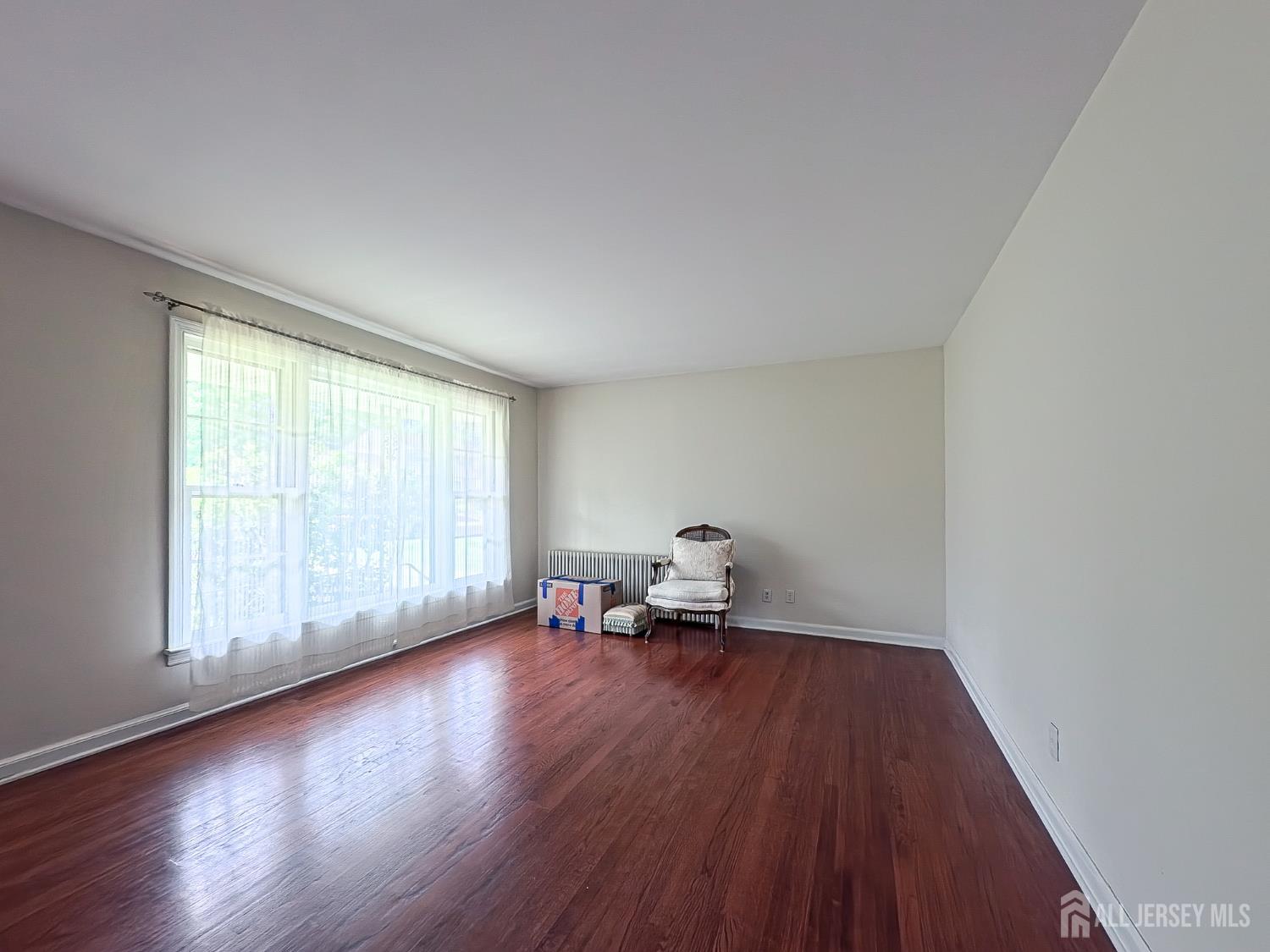 196 Normandy Road Edison, NJ 08820 - Photo 4 of 23