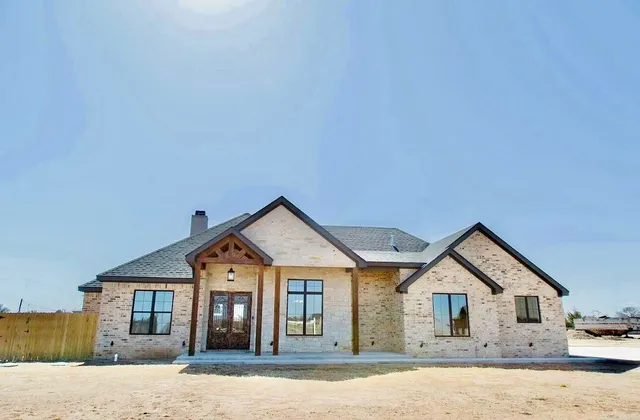 $429,000 | 7211 West 12th Street, Plainview, TX 79072