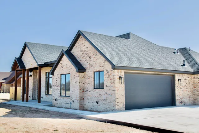 $429,000 | 7211 West 12th Street, Plainview, TX 79072