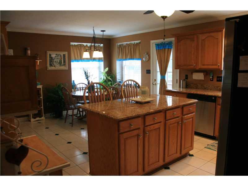 136 Maple Grove Drive Butler, PA 16001 - Photo 4 of 18 Kitchen.