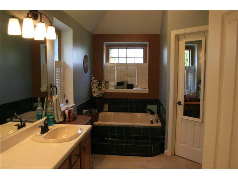 136 Maple Grove Drive Butler, PA 16001 - Photo 10 of 18 Master Bath/Spa.