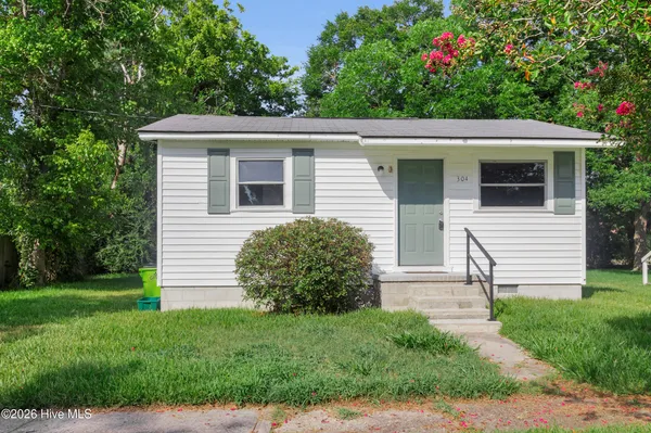 $1,000 | 304 North B Street, New Bern, NC 28560