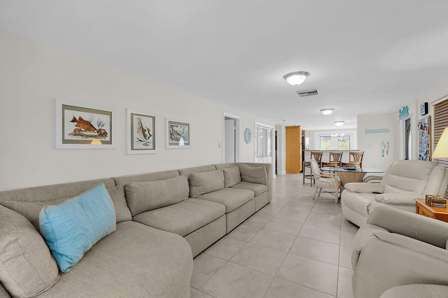 303 Sombrero Beach Road Marathon, FL 33050 - Photo 12 of 84 Side B-large living rm w/sectional