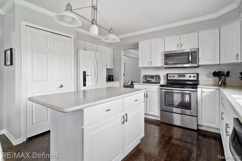 1158 Brunswick Rochester Hills, MI 48309 - Photo 6 of 47