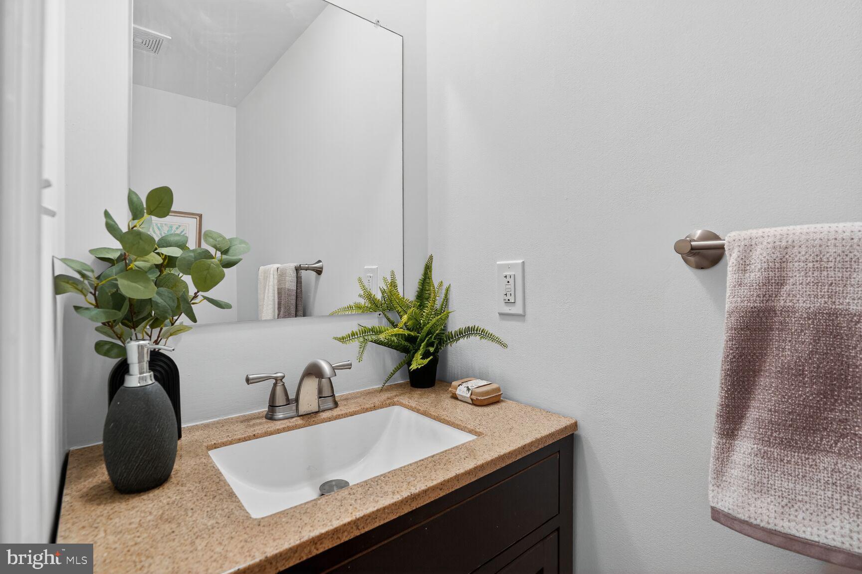 6630 Hillandale Road, Unit 56 Chevy Chase, MD 20815 - Photo 34 of 40 Powder Room