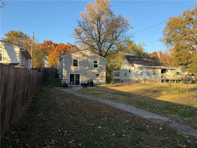 $205,000 | 810 Pine Street, Pleasant Hill, MO 64080