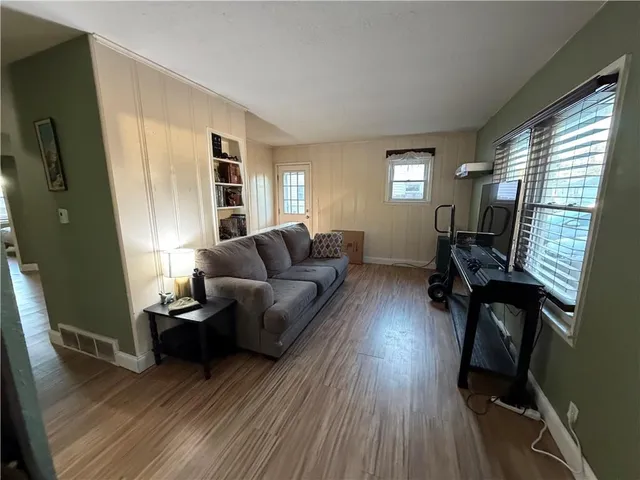 $205,000 | 810 Pine Street, Pleasant Hill, MO 64080