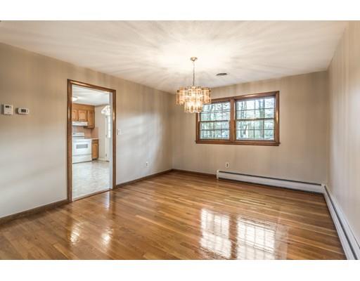 7 Sherwood Road Reading, MA 01867 - Photo 7 of 28 Gallery Image 7