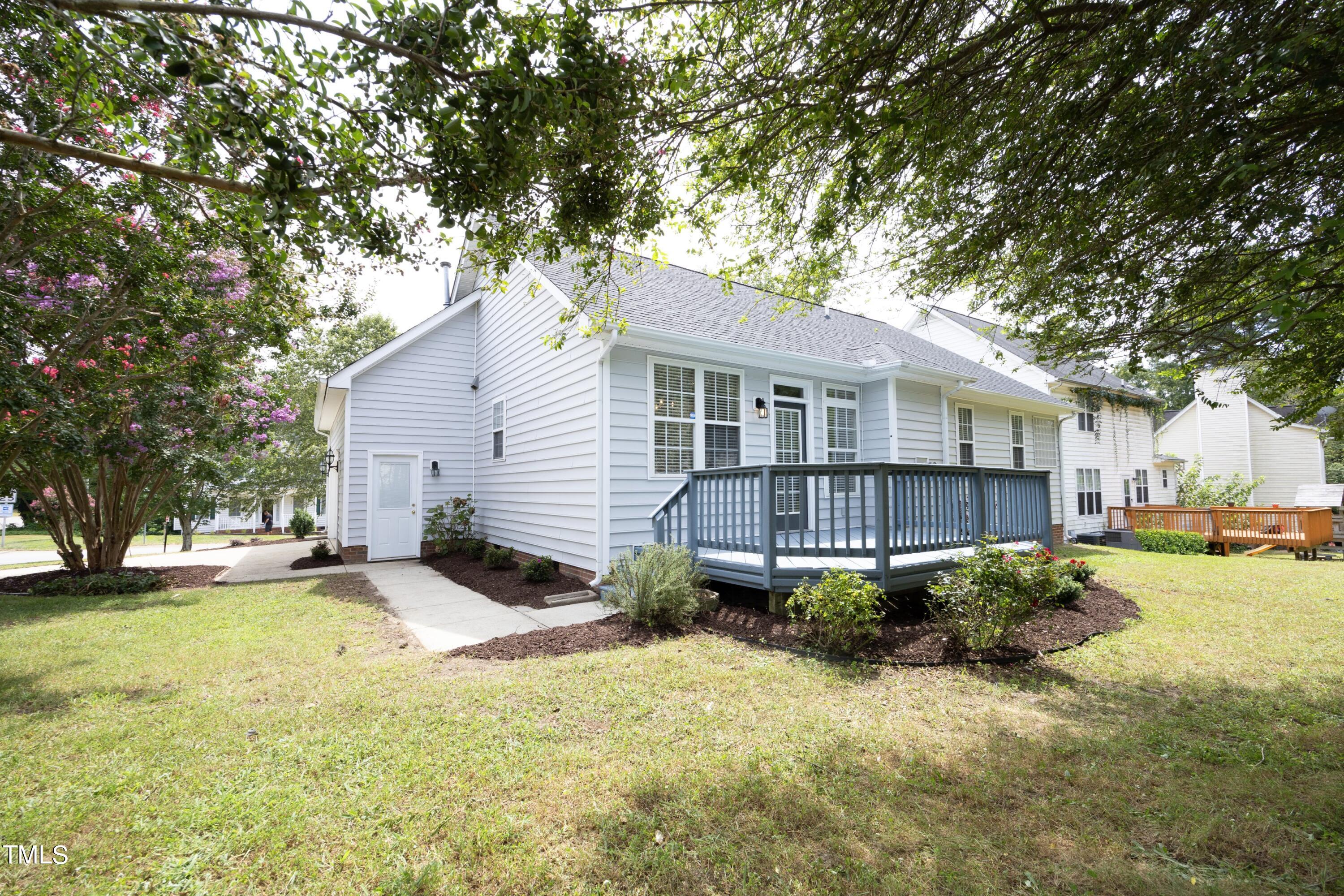 3215 Livia Circle Raleigh, NC 27604 - Photo 34 of 39 38BackExterior