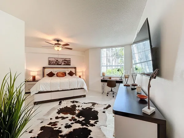 $4,000 | 600 South Dixie Highway, Unit 630, West Palm Beach, FL 33401