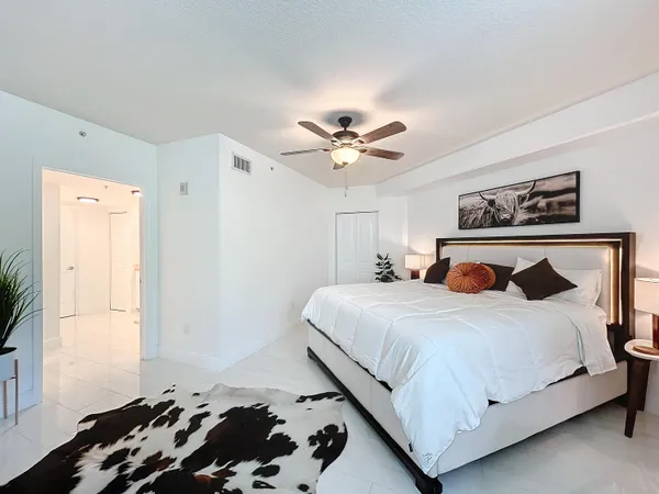 $4,000 | 600 South Dixie Highway, Unit 630, West Palm Beach, FL 33401