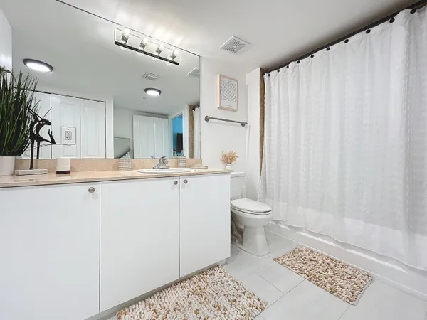 $4,000 | 600 South Dixie Highway, Unit 630, West Palm Beach, FL 33401