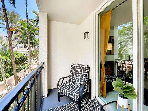 $4,000 | 600 South Dixie Highway, Unit 630, West Palm Beach, FL 33401