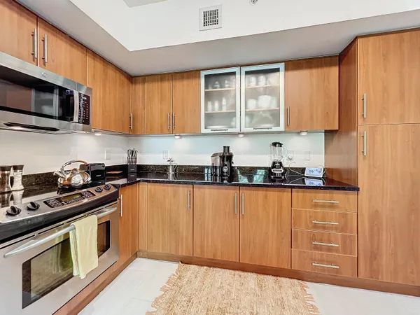 $4,000 | 600 South Dixie Highway, Unit 630, West Palm Beach, FL 33401