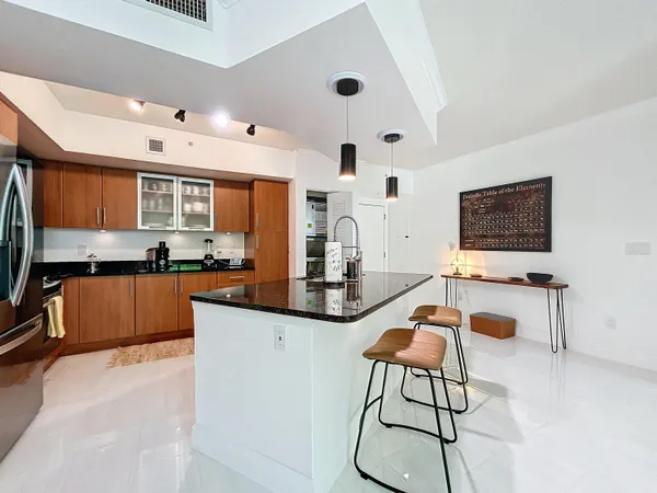 $4,000 | 600 South Dixie Highway, Unit 630, West Palm Beach, FL 33401