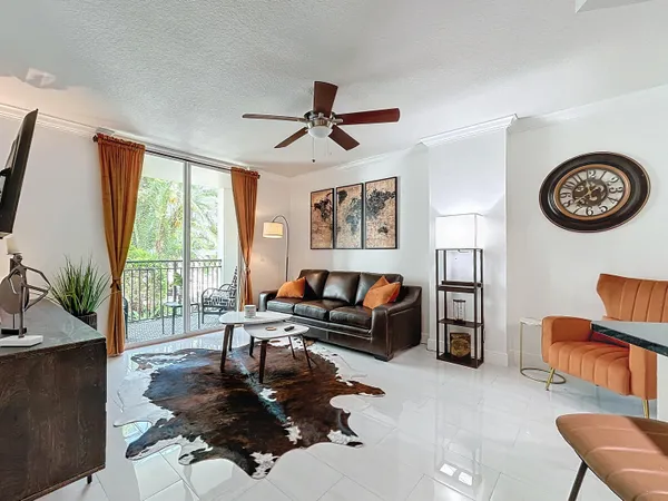 $4,000 | 600 South Dixie Highway, Unit 630, West Palm Beach, FL 33401