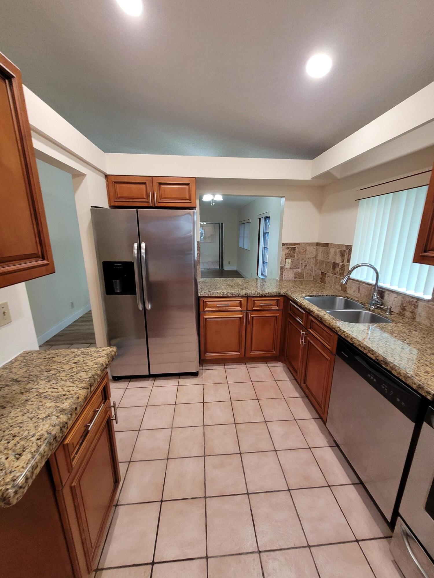 8065 Springtree Road Boca Raton, FL 33496 - Photo 5 of 52 20230204_111235