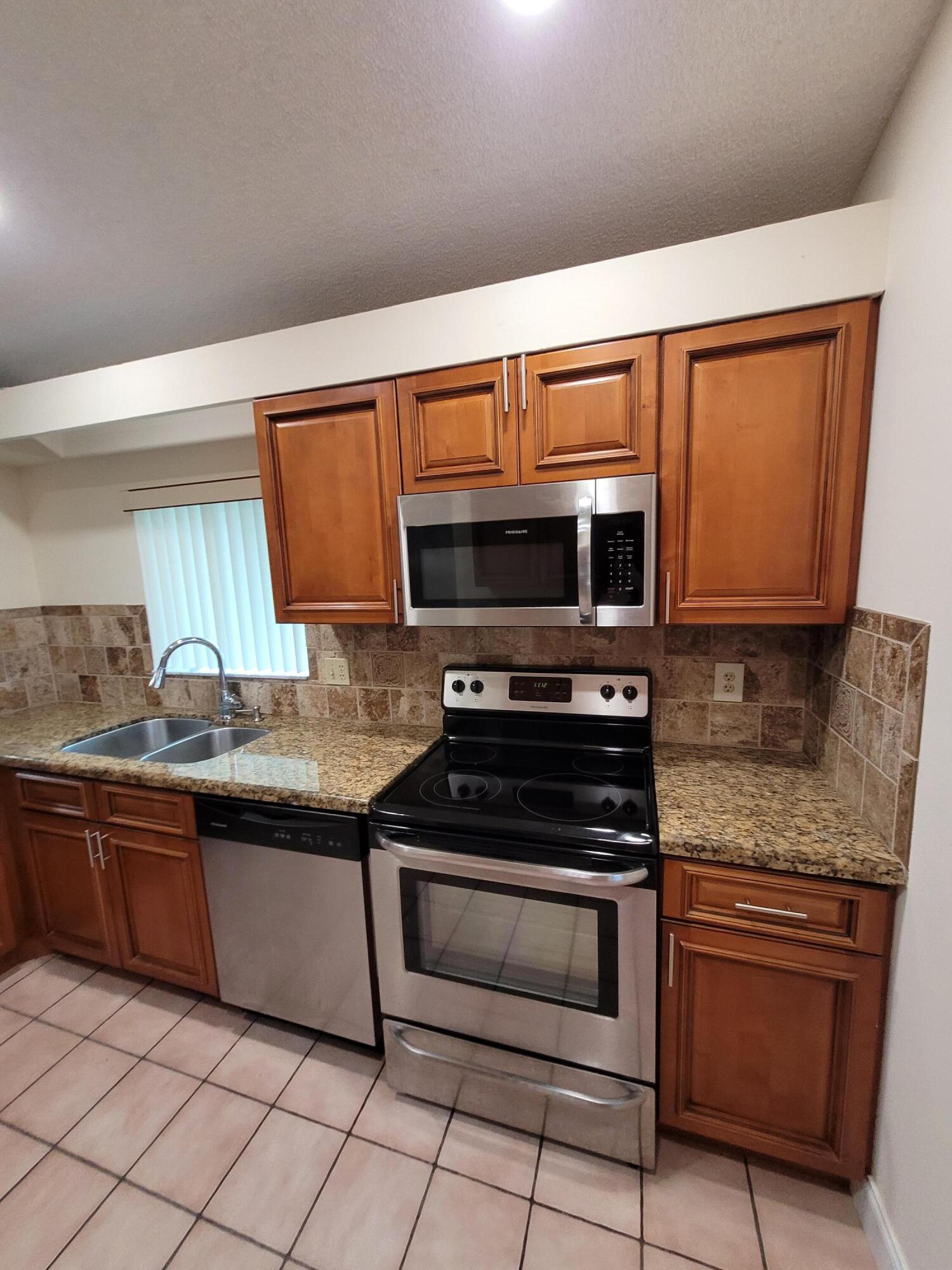 8065 Springtree Road Boca Raton, FL 33496 - Photo 10 of 52 20230204_111230